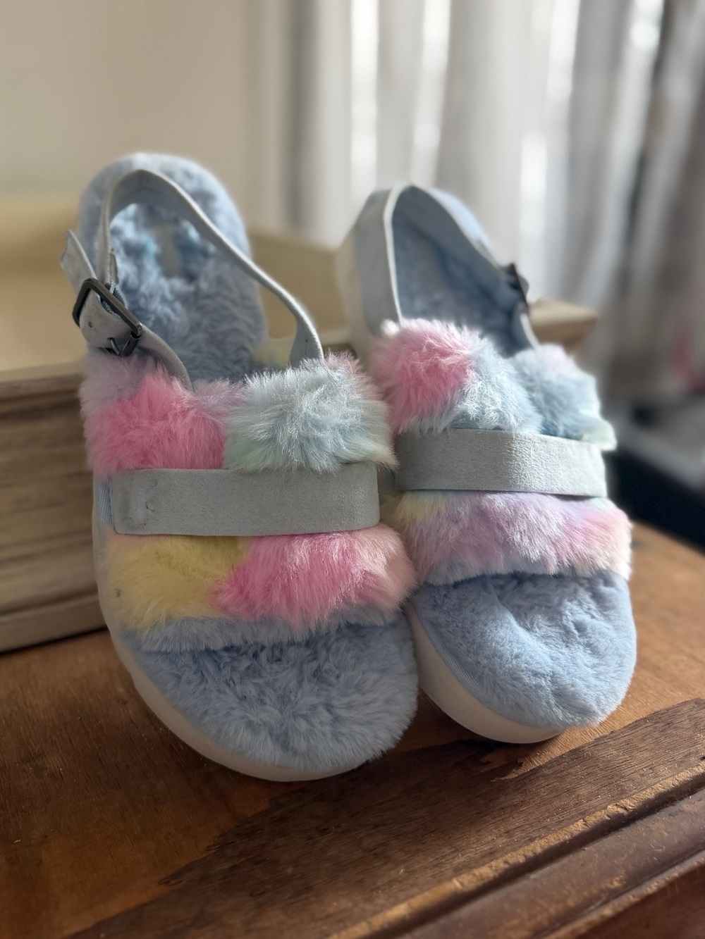 Koolaburra by UGG Fuzz'd Out sandal slipper in Pastel